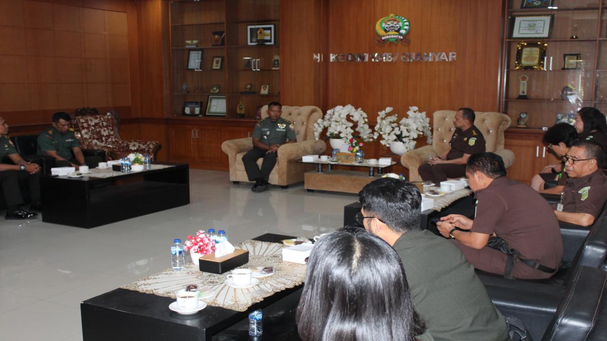 Kodim 1616/Gianyar dan Kejaksaan Tinggi Bali Gelar Pertemuan, Tanggapi Maraknya Penipuan Atasnama Institusi Militer